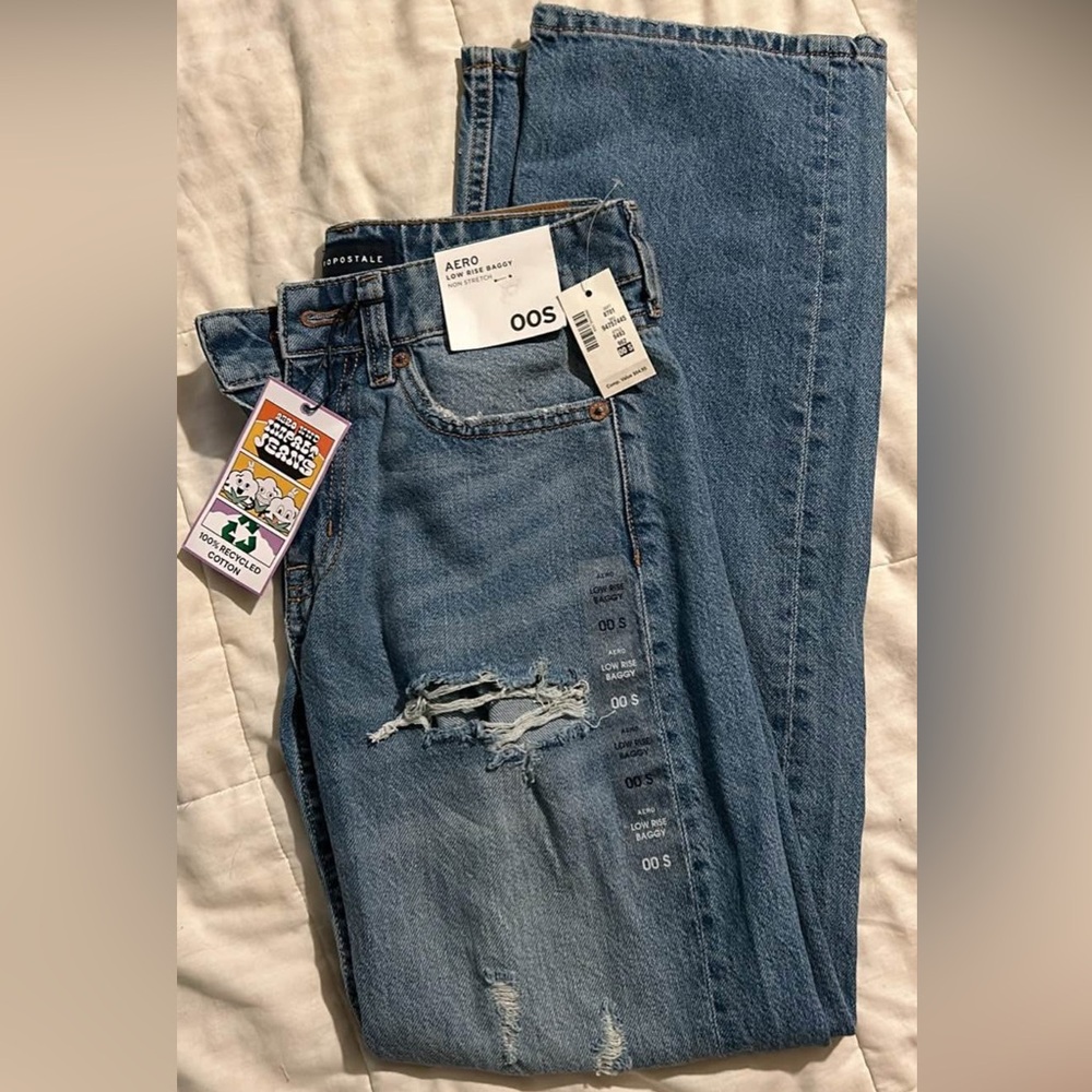 NWT Aero Low Rise Baggy Blue Jeans